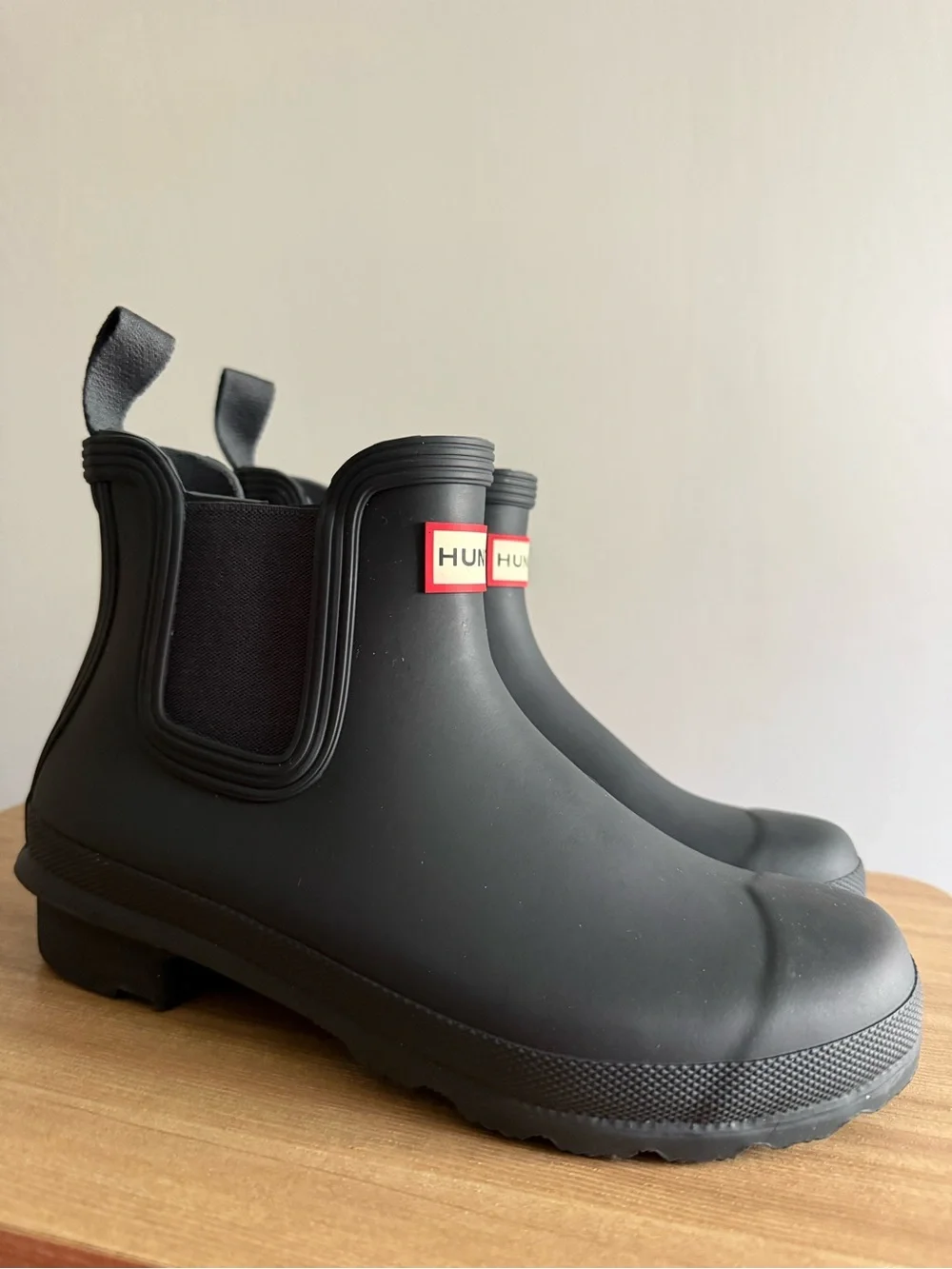 Hunter Women's Original Chelsea Rain Boots with Red Logo
